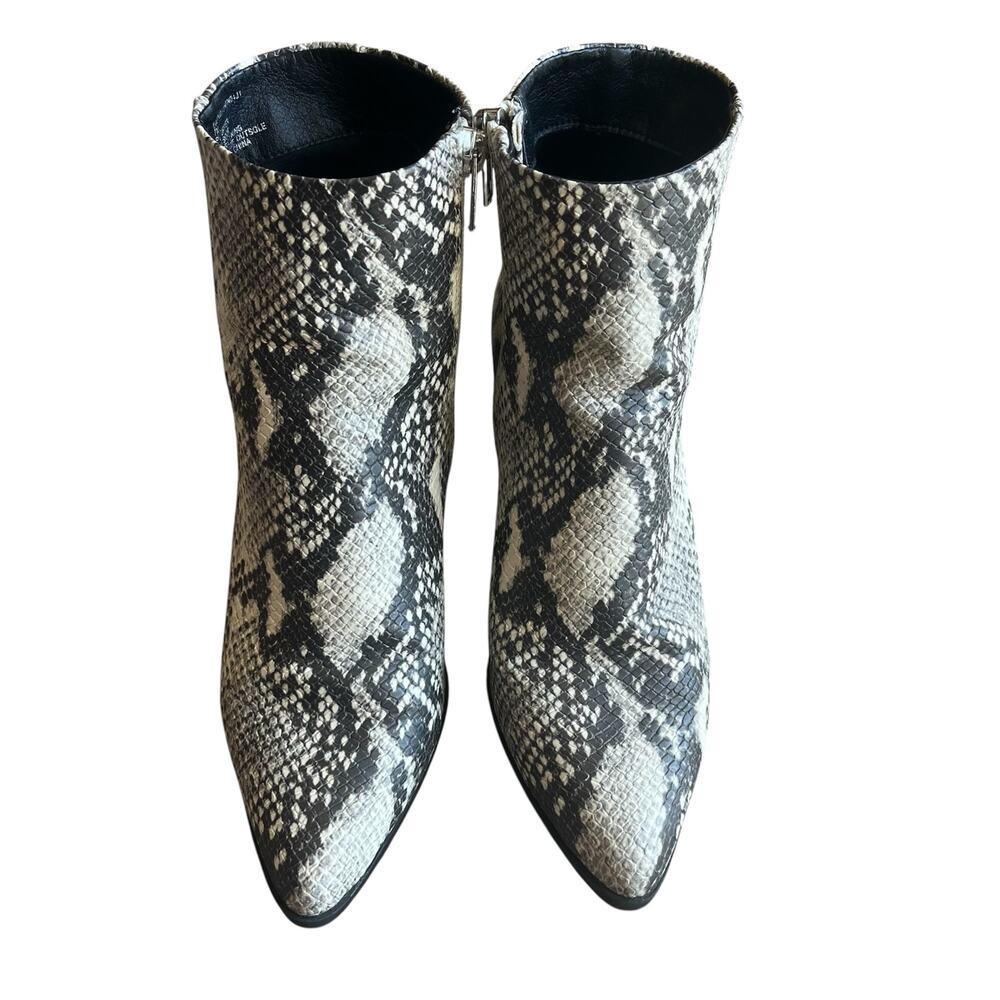Madden Girl Cream / Black Snake Pattern Heeled Pointed Toe Ankle Boot Size 7M